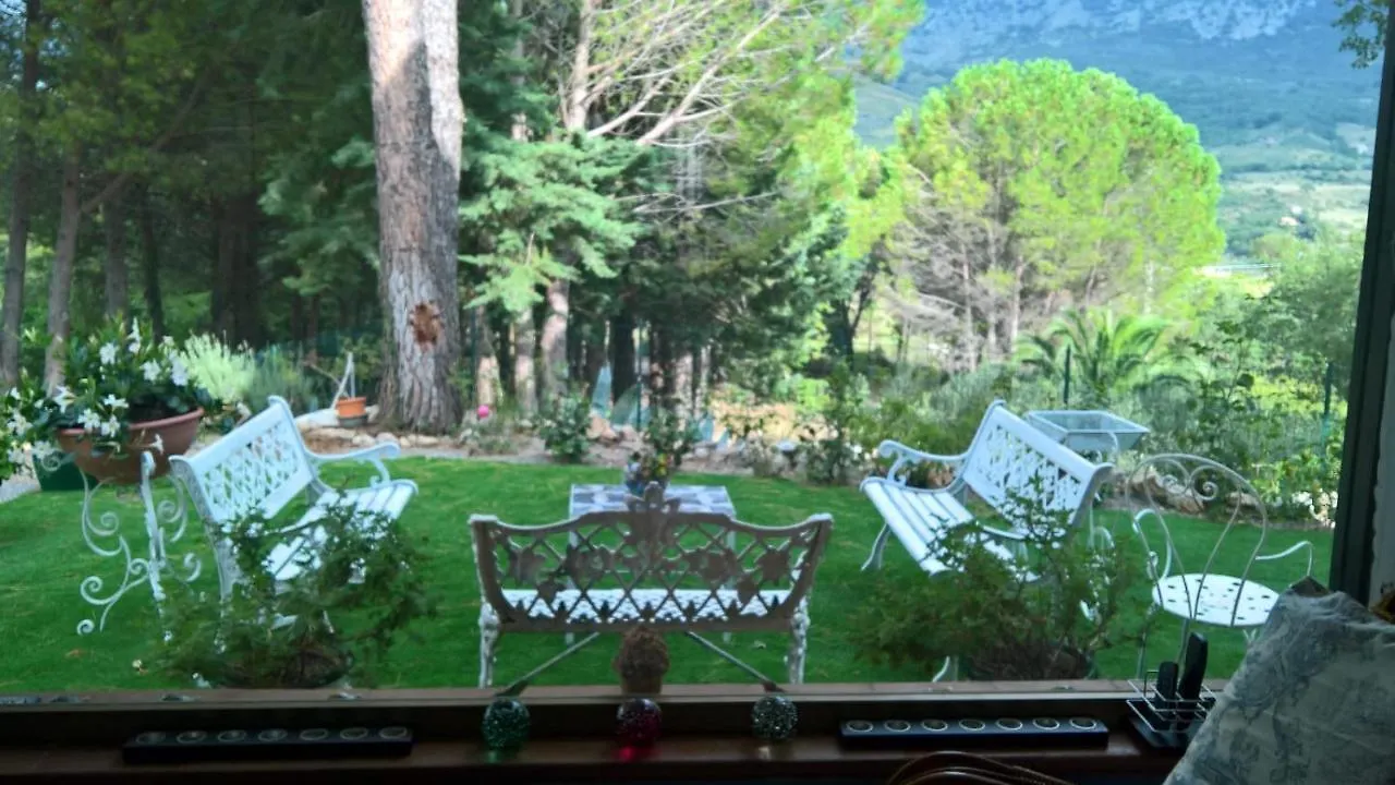 Hassin Cottage Isnello 0*,